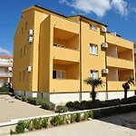 Ana Apartment